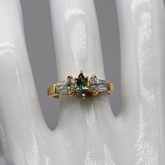 YELLOW GOLD MARQUISE ALEXANDRITE DIAMOND RING - Picture 5 of 5